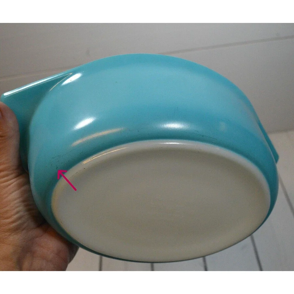Vintage Pyrex Blue Doily Oval Casserole #043 with Lid